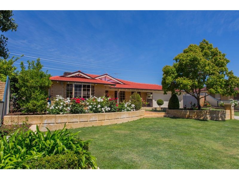 13 Capill Corner, Leeming WA 6149
