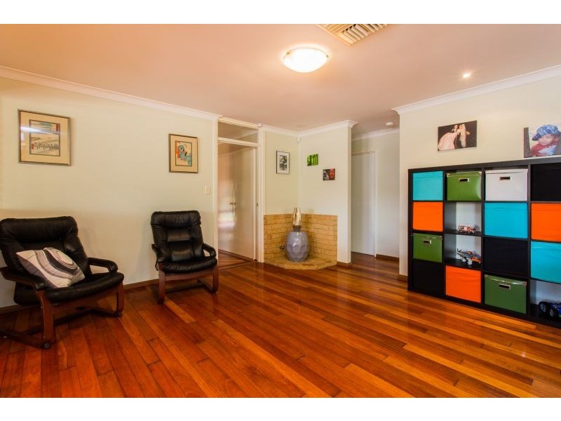 13 Capill Corner, Leeming WA 6149