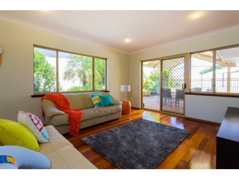 13 Capill Corner, Leeming WA 6149