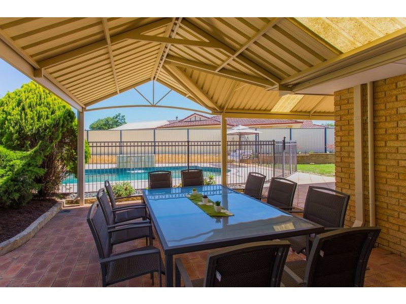 13 Capill Corner, Leeming WA 6149