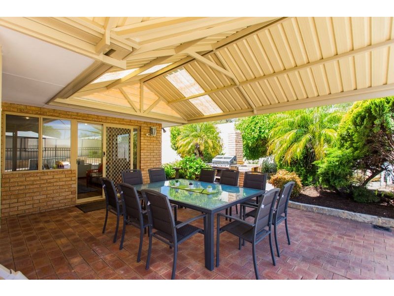 13 Capill Corner, Leeming WA 6149