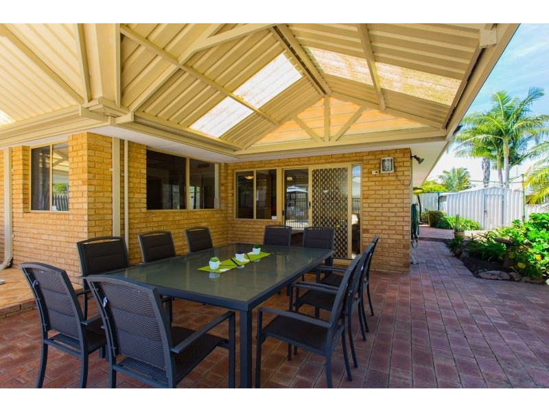 13 Capill Corner, Leeming WA 6149