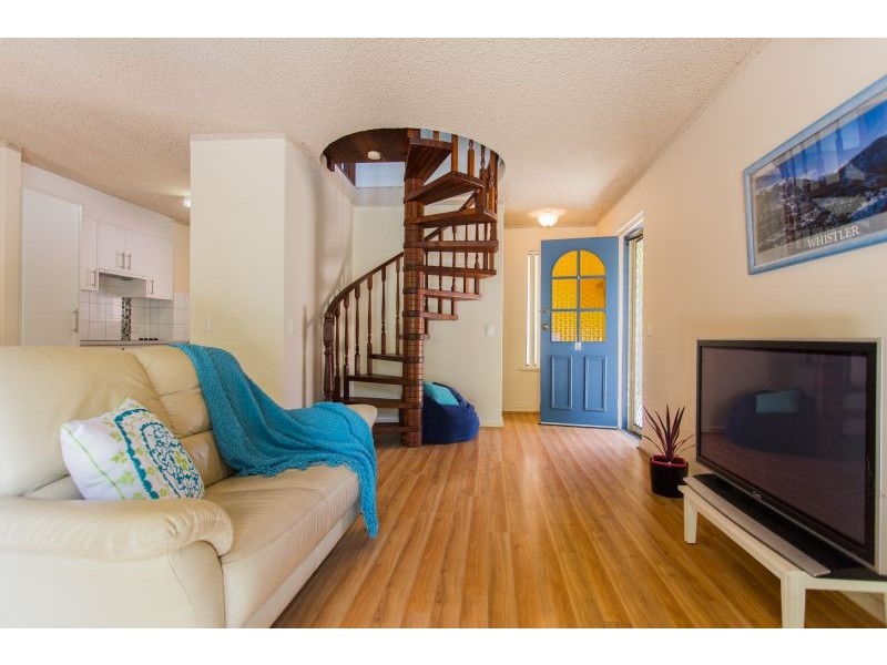 1/8 Lawrence Street, Como WA 6152