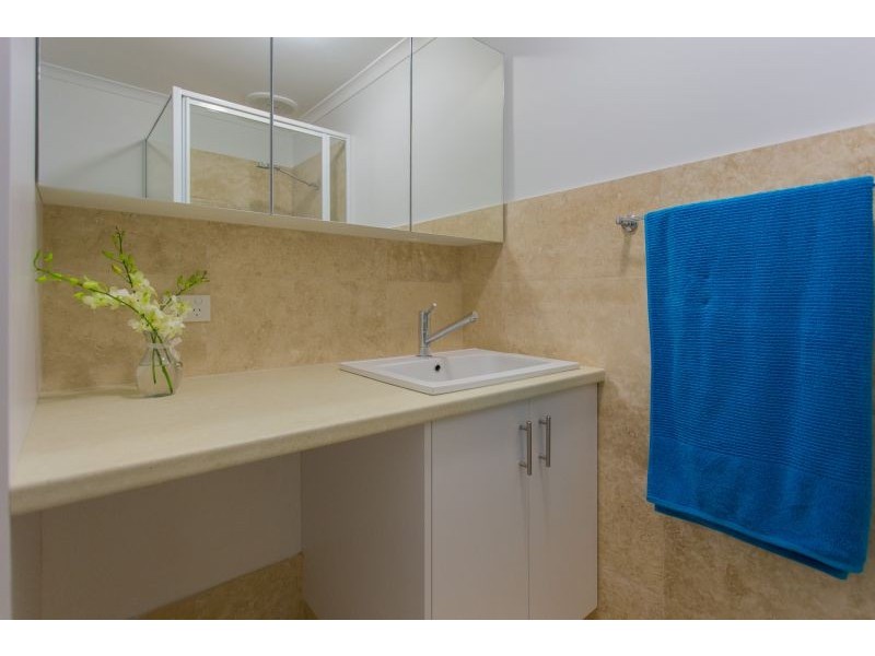 1/8 Lawrence Street, Como WA 6152