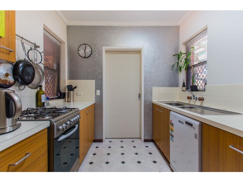 1/30 Alston Avenue, Como WA 6152