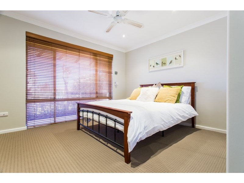 15/1 Chesterton Drive, Thornlie WA 6108