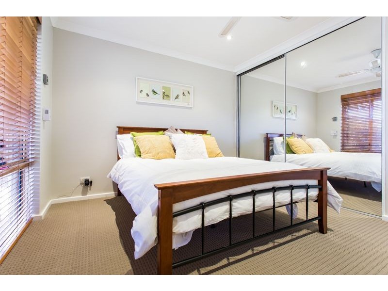 15/1 Chesterton Drive, Thornlie WA 6108