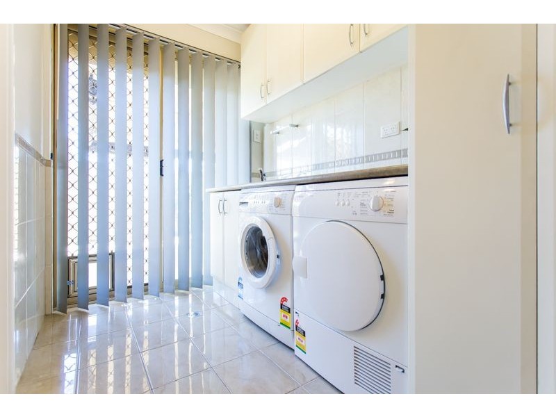 15/1 Chesterton Drive, Thornlie WA 6108