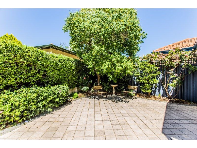 25b Saunders Street, Como WA 6152