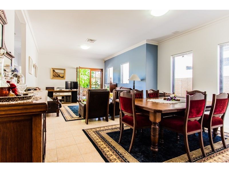 25b Saunders Street, Como WA 6152