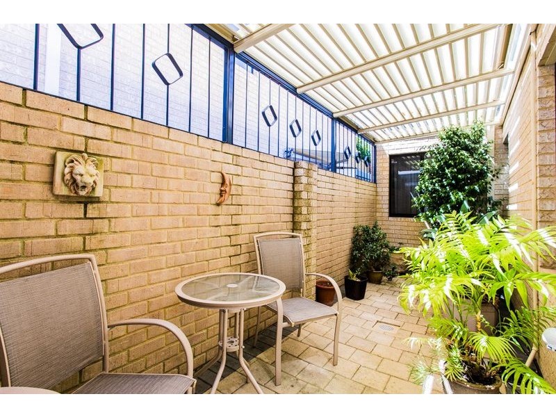 25b Saunders Street, Como WA 6152