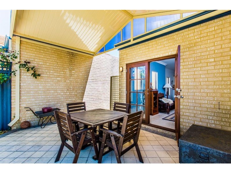 25b Saunders Street, Como WA 6152