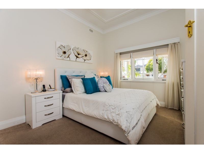 7 Broad Street, Kensington WA 6151