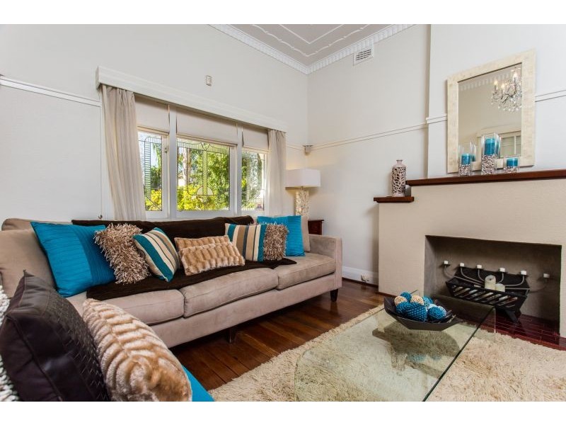 7 Broad Street, Kensington WA 6151