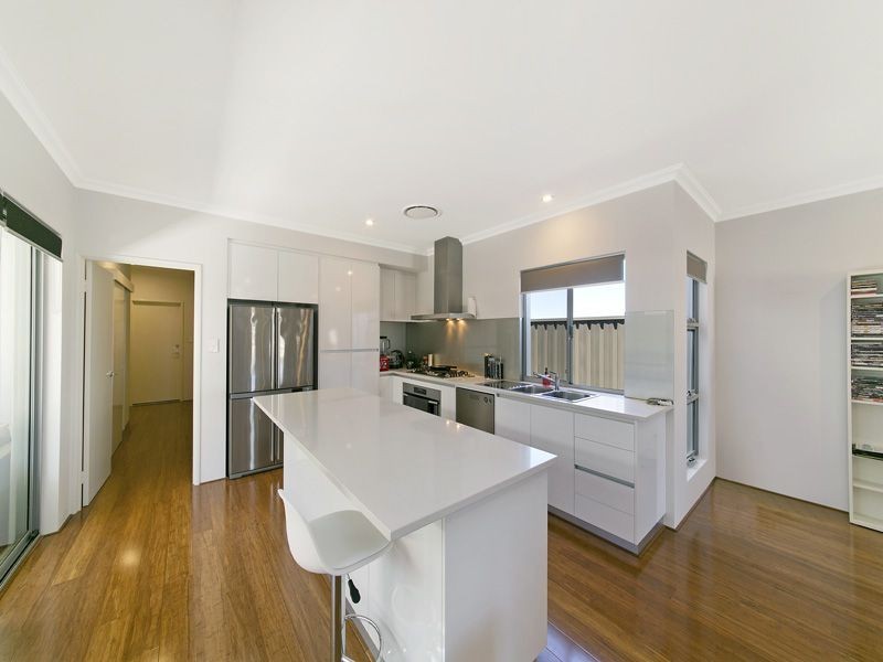 21 Donatti Retreat, Caversham WA 6055