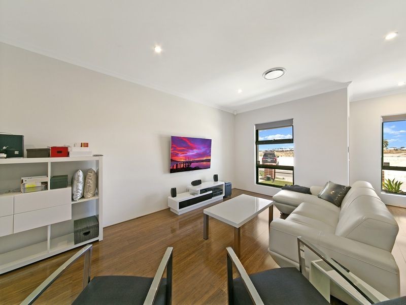 21 Donatti Retreat, Caversham WA 6055