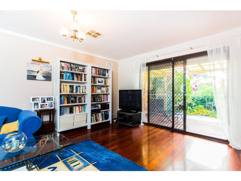 1/6 Gerald Street, Como WA 6152