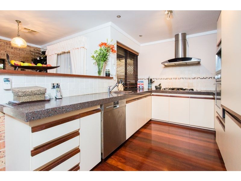 1/6 Gerald Street, Como WA 6152