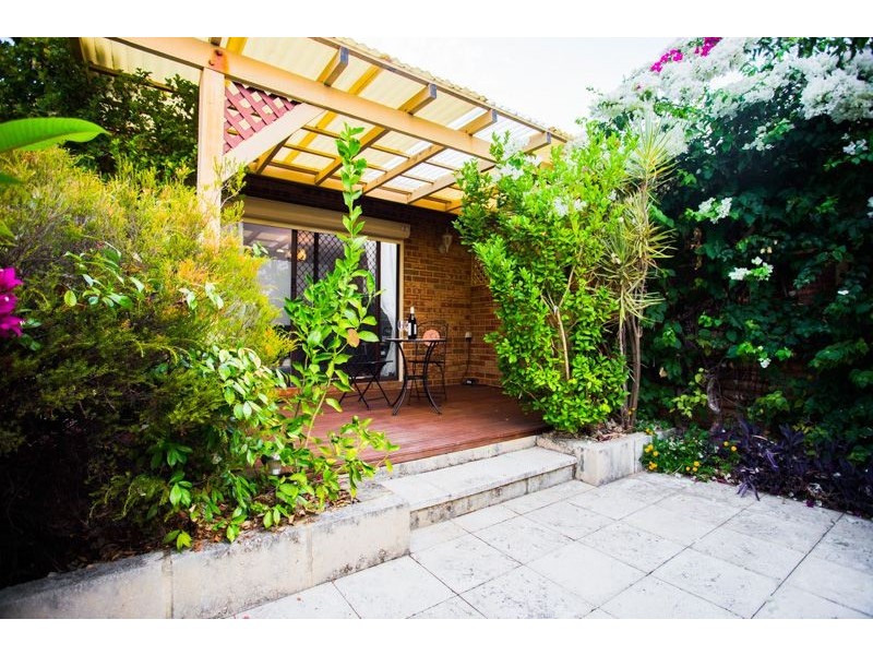 1/6 Gerald Street, Como WA 6152