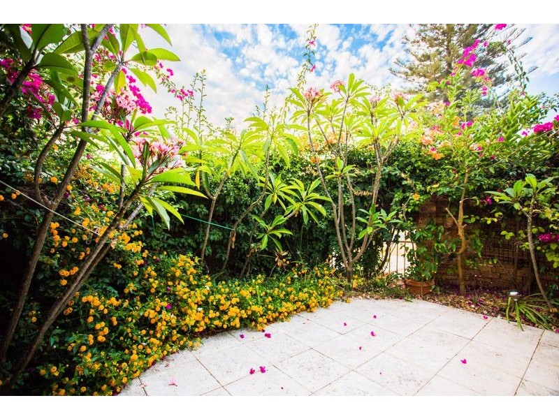 1/6 Gerald Street, Como WA 6152