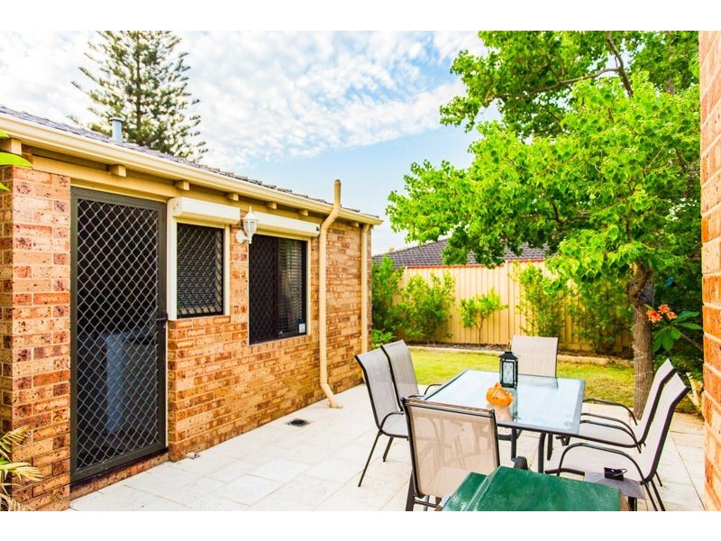1/6 Gerald Street, Como WA 6152