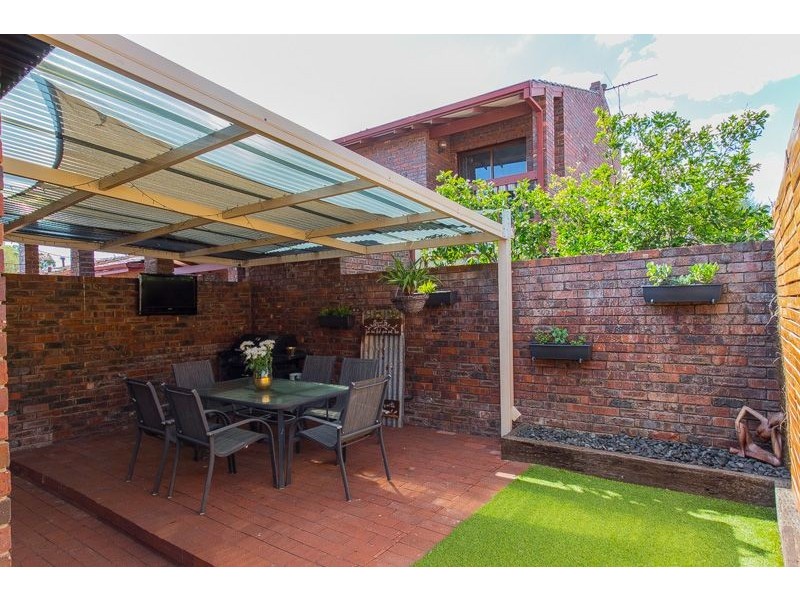 2/34 Henley Street, Como WA 6152