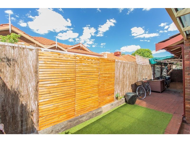 2/34 Henley Street, Como WA 6152