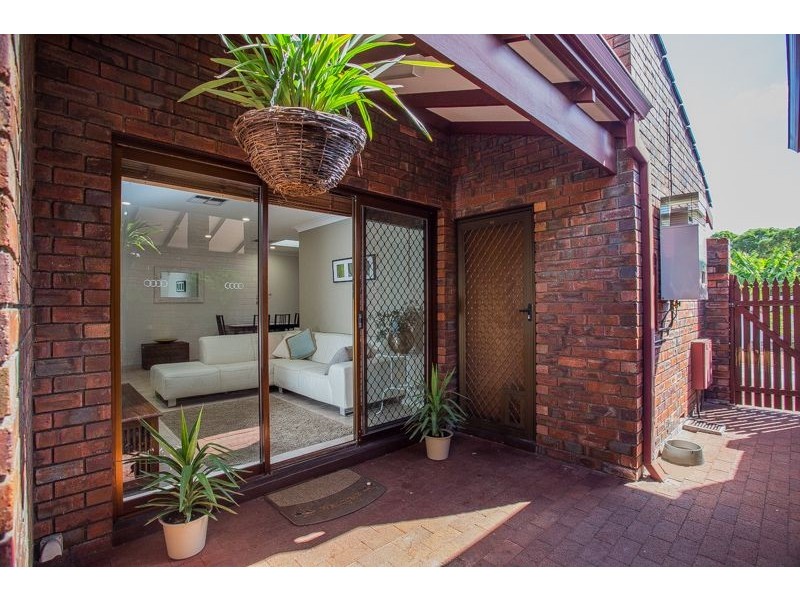 2/34 Henley Street, Como WA 6152