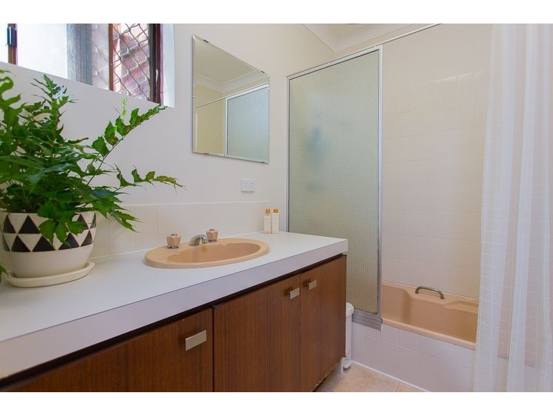 2/34 Henley Street, Como WA 6152