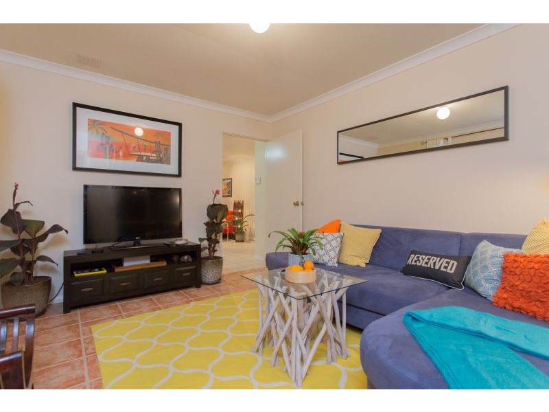 5/4 Mt Henry Road, Como WA 6152