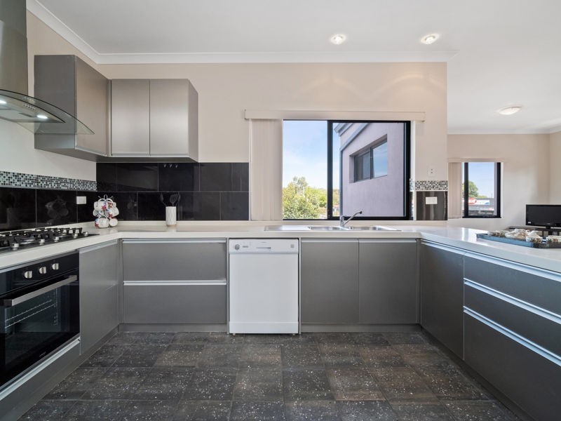 1/251 Canning Highway, Como WA 6152