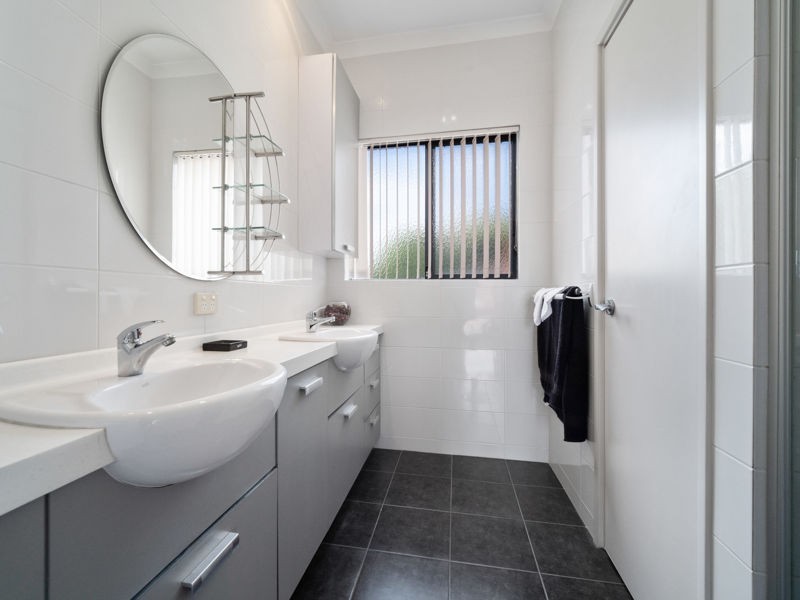 1/251 Canning Highway, Como WA 6152