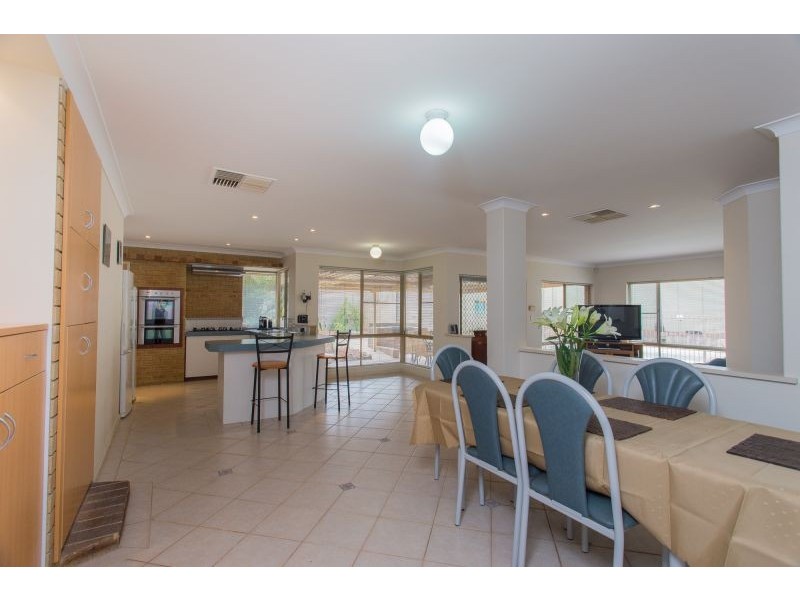 9 Capill Corner, Leeming WA 6149