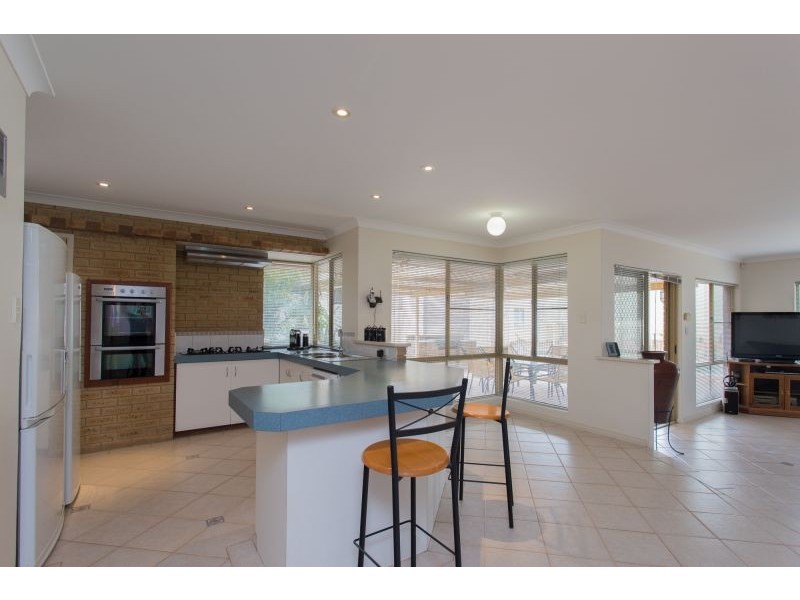 9 Capill Corner, Leeming WA 6149