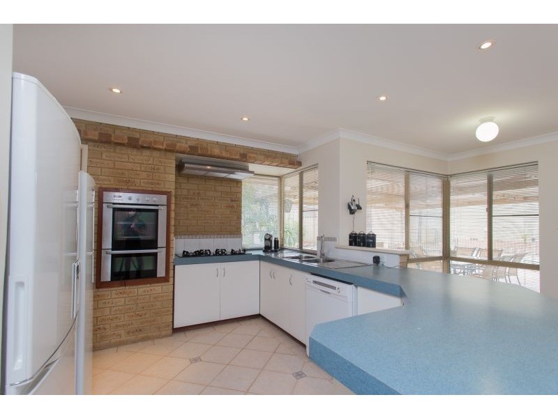 9 Capill Corner, Leeming WA 6149