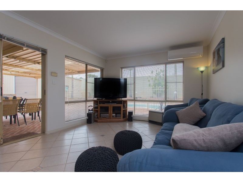 9 Capill Corner, Leeming WA 6149