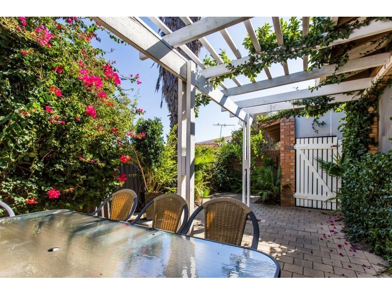 8/8 Swan Road, Attadale WA 6156