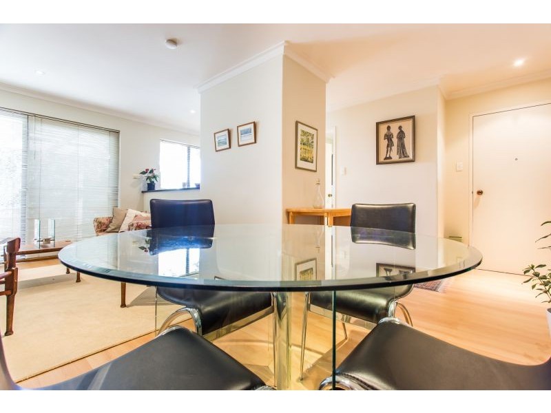 8/8 Swan Road, Attadale WA 6156