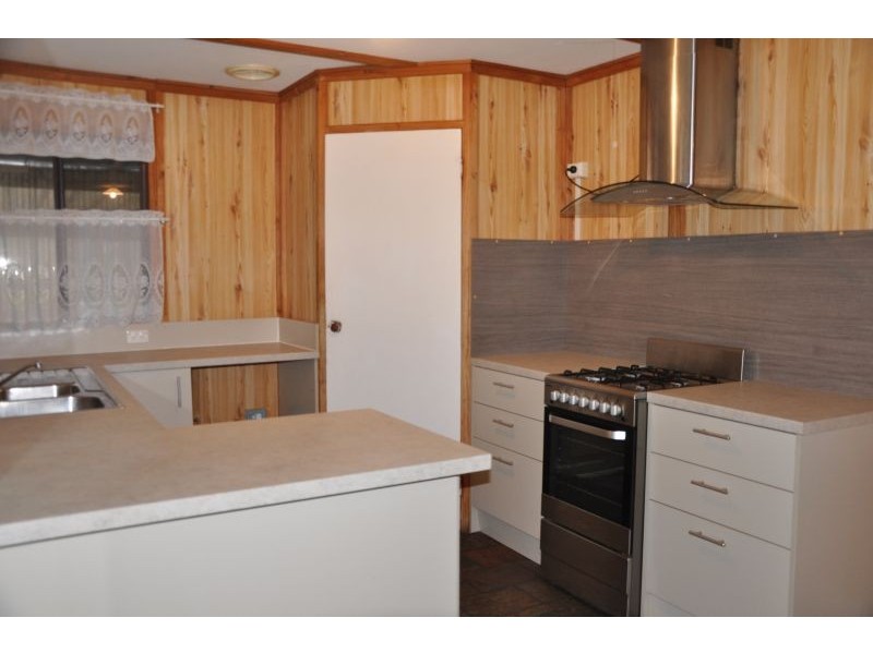 9 The Horseshoe, Wandi WA 6167