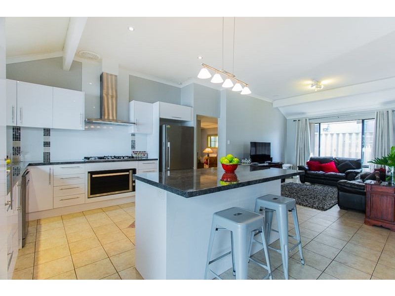 10 Silvereye Court, Beeliar WA 6164