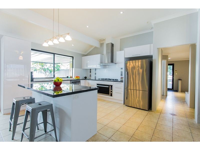 10 Silvereye Court, Beeliar WA 6164