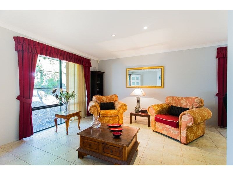 10 Silvereye Court, Beeliar WA 6164