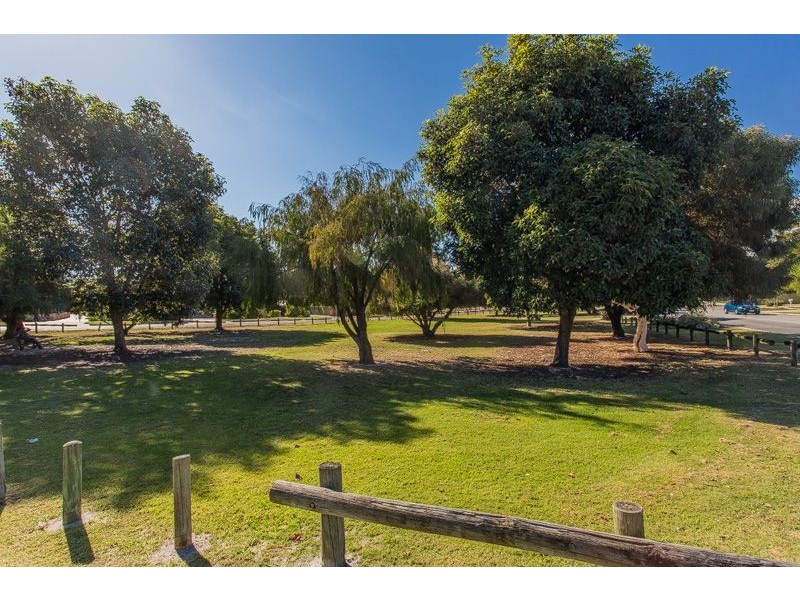 2/108 Walpole Street, Bentley WA 6102