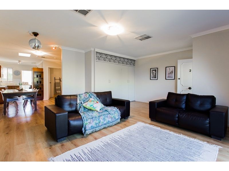 2/8 Coolidge Street, Como WA 6152