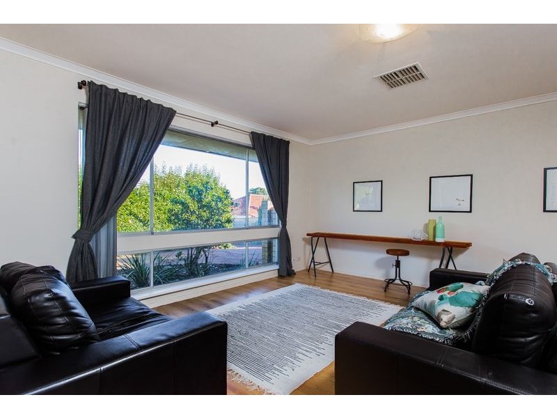 2/8 Coolidge Street, Como WA 6152