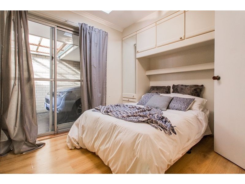 2/8 Coolidge Street, Como WA 6152