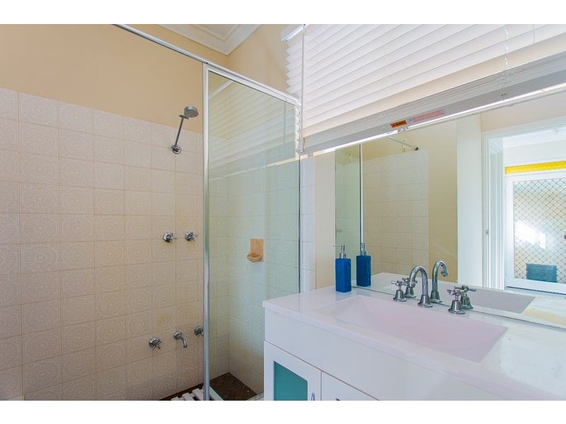 2/8 Coolidge Street, Como WA 6152
