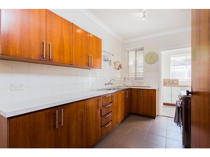 2/8 Coolidge Street, Como WA 6152