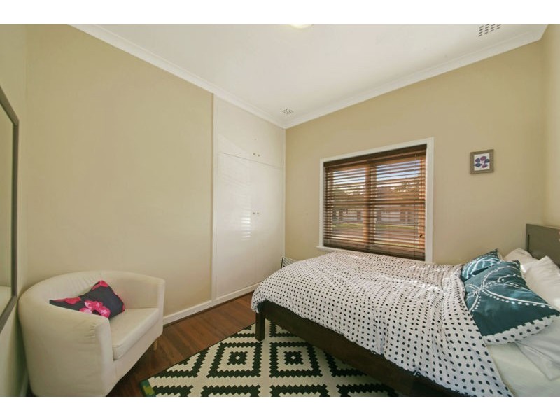11 Todd Avenue, Como WA 6152