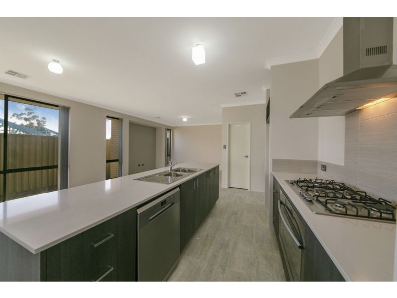 17 Delaronde Drive, Success WA 6164